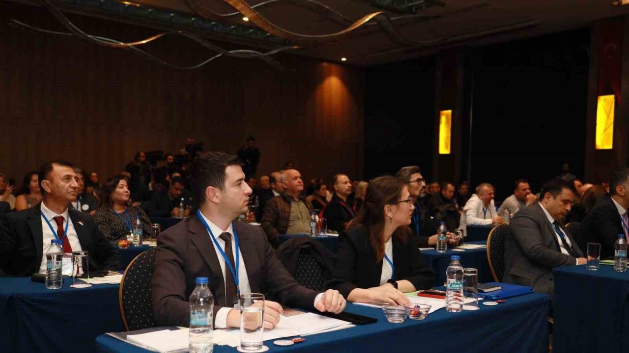 Deniz Kaplumbağaları Çalıştayı ve Bilim Komisyonu toplantısı İstanbul’da gerçekleşti