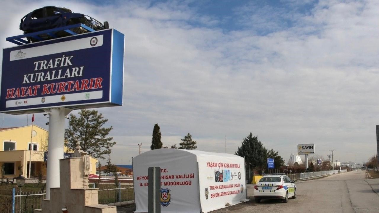 Polisten ‘Yaşam Tüneli’nde uygulamalı eğitim