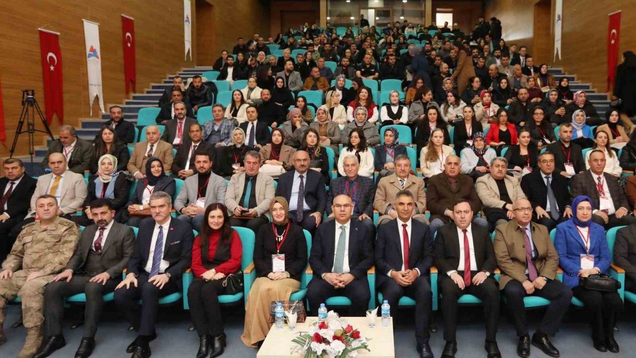 AİÇÜ ev sahipliğinde "Ailenin korunması ve güçlenmesi" temalı il eylem planı çalıştayı başladı