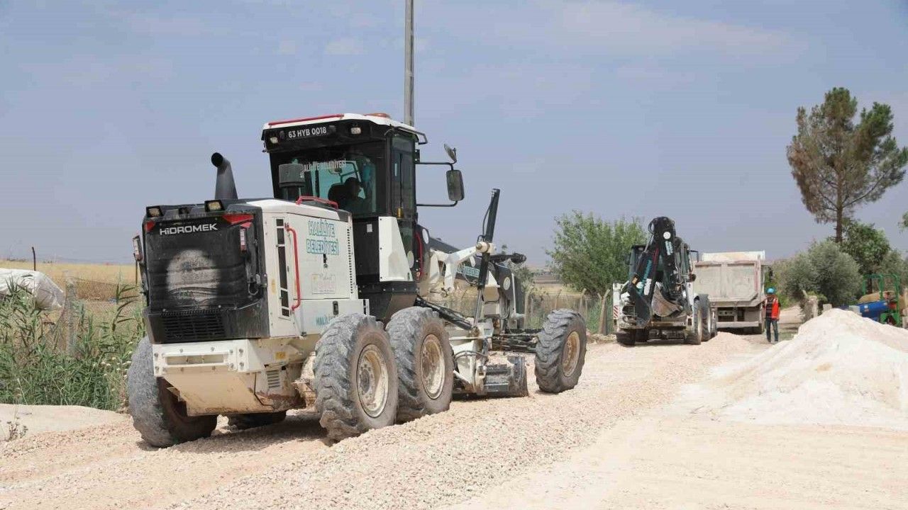 Asri Mahallesinde üstyapı atağı devam ediyor