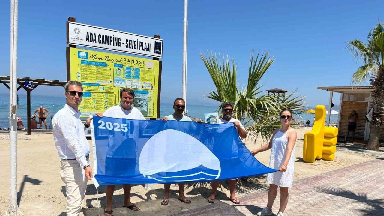 Kuşadası plajları 25 Mavi Bayrak ile taçlandı