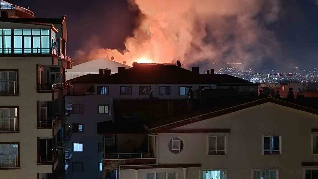 Ankara’da çatı katı yangını