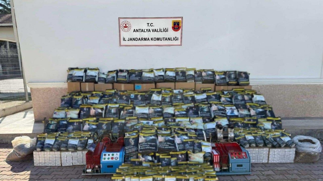 Antalya’da 3 ton kaçak tütün ele geçirildi