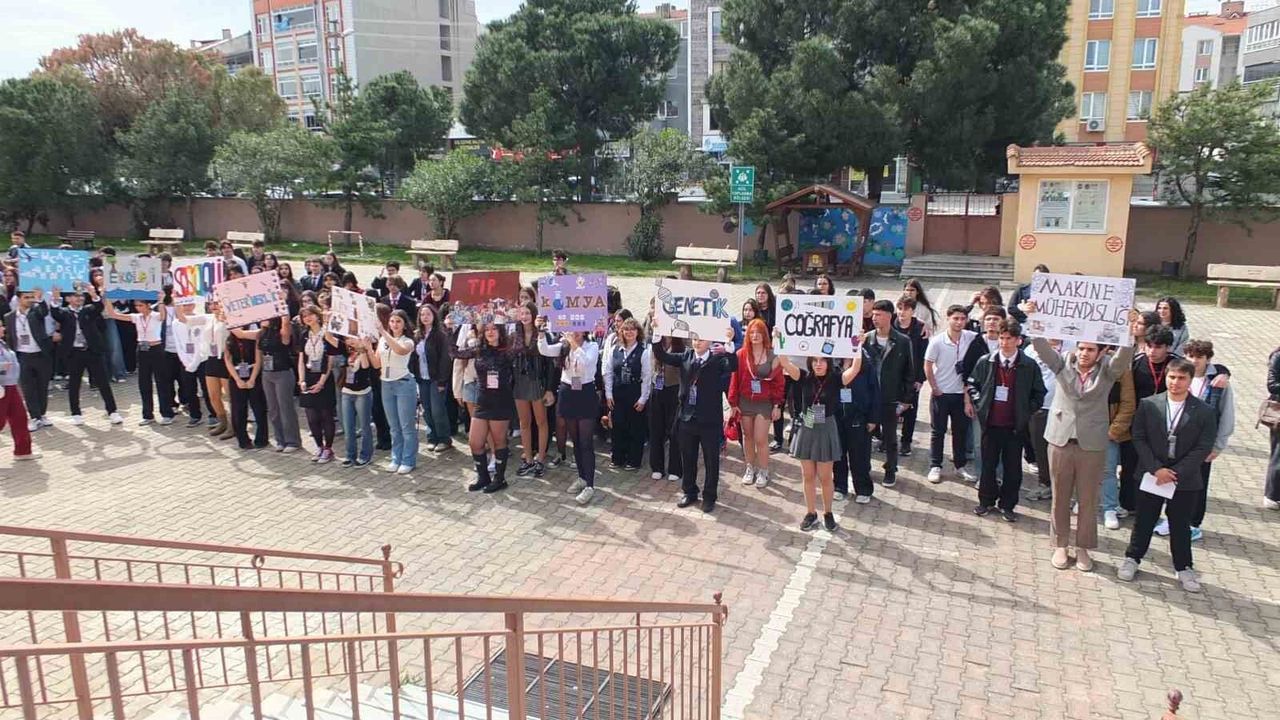 Burhaniye' de çalıştay öğrencileri akademisyenlerle buluşturdu