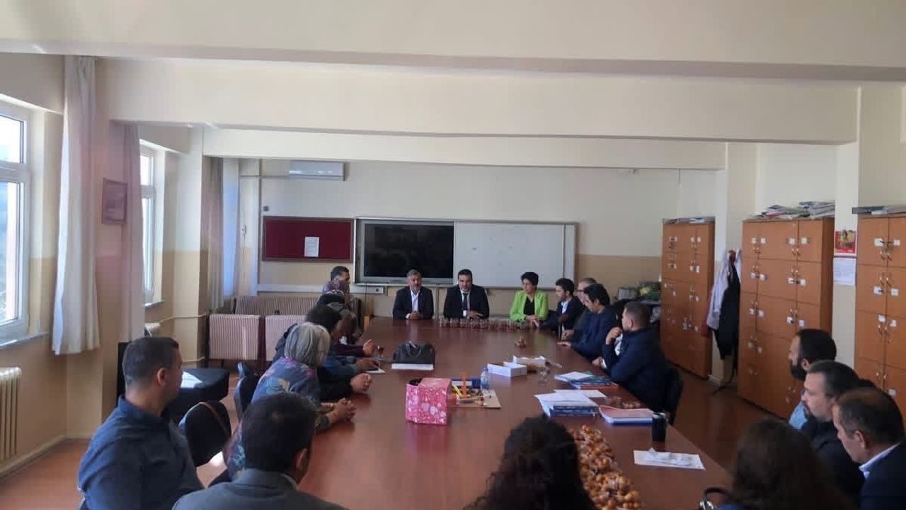 Yatağan'da şehit öğretmen ve öğrenciler için lokma hayrı yapıldı