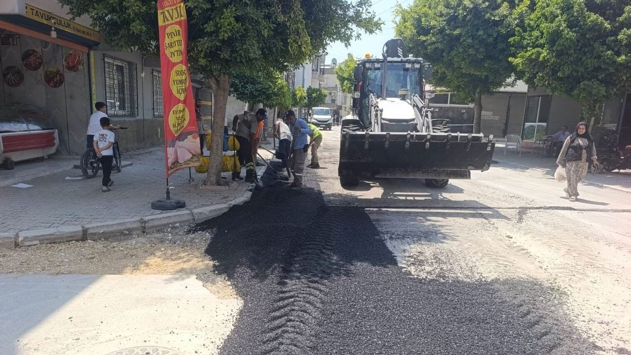 Akdeniz'de altyapı çalışmaları sonrası bozulan yollar asfalt