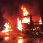 Mersin'de otoyolda seyir halindeki yolcu otobüsü alev alev yandı