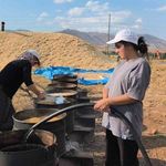 Üniversite öğrencileri yaz tatilinde tarlada ailelerine destek oluyor
