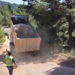 Tarsus'un kırsal mahallelerinde ulaşım için yol mesaisi