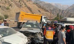 Hakkari-Çukurca kara yolunda kaza: 7 yaralı