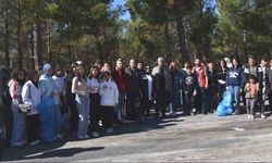 Mersin’de öğrencilerden orman temizliği