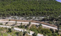 Kırsal mahallelerde yol genişletme çalışmaları sürüyor