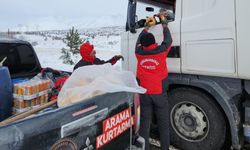 Kahramanmaraş’ta itfaiyesinden yolda kalan araçlara yakıt desteği