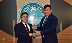 Kazakistan Başkonsolosundan, Balıkesir Üniversitesine ziyaret