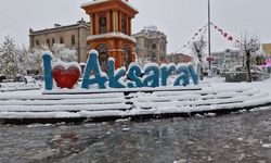 Mevsimin ilk karı Aksaray’ı beyaza bürüdü