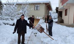 Tokat’ta köy halkı kar yağışını türkülerle karşıladı