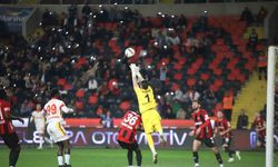 Trendyol Süper Lig: Gaziantep FK: 0 - Göztepe: 0 (İlk yarı)