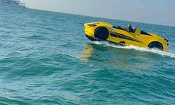 Dubai’de Ferrari görünümlü jet ski dikkat çekti