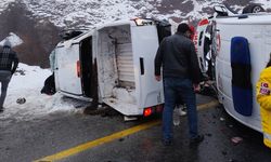 Malatya’da ambulans ile pikap çarpıştı: 1’i ağır 5 yaralı