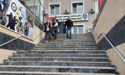 Tuzla’da otomobil çalan şüpheliler evden hırsızlık yaparken yakayı ele verdi