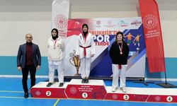 Edremit Anadolu İmam Hatip Lisesi Öğrencileri Taekwondo il müsabakalarında ödül kazandı