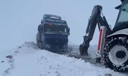 Tekirdağ’da karda mahsur kalan araçlar kurtarıldı