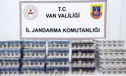 Van’da kayısı çuvalların içerisinde bin 490 paket kaçak sigara ele geçirildi