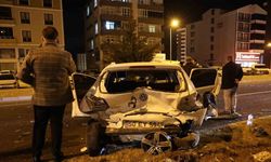 Kaza yaptı, yaralı arkadaşlarını bırakıp kaçtı