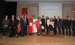 Kahraman hekimlerin hayatını meslektaşları teatral oyunla anlattı