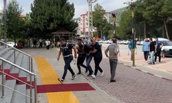Burdur’da aracının önünü kesip halasının oğlunu öldüren genç ve eşi için ağırlaştırılmış müebbet ceza talebi