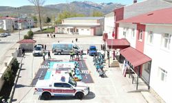 Jandarma ekipleri trafik kurallarını eğlenceye dönüştürerek anlattı