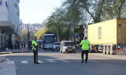 Karadeniz Sahil Yolu’nda uzun araç kuyruğu oluştu