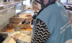Gençler israfı önlüyor, iyiliği paylaşıyor... “Komşum Gönüllülük Hareketi” ile 10 milyon yemek ihtiyaç sahiplerine ulaştı