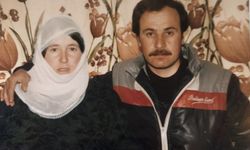 Aşkını taşlara kazıdı