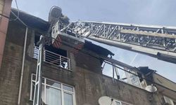 Ataşehir’de bir binanın çatı katı yanarak alevlere teslim oldu