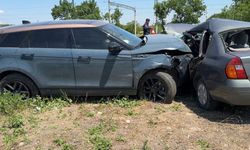 Balıkesir’de cip ile otomobil çarpıştı: 1 ölü, 2 yaralı