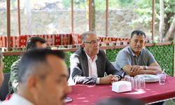 Başkan yapar, dağ bandı muhtarlarıyla bir araya geldi