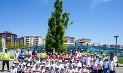 Başkan Yılmaz, çocuklarla trafik eğitimine katıldı
