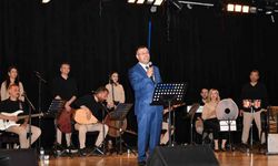 Başsavcı Korkmaz türkü söyledi, büyük alkış topladı