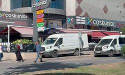 Batman’da market aracının kaldırım işgali tepki çekti