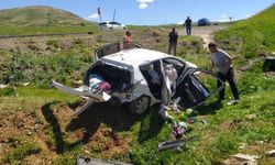 Bingöl’de trafik kazası: Baba öldü, eşi ve çocuğu yaralandı