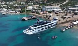 Bodrum’da 1.2 milyarlık süper yat suya indirildi
