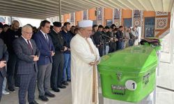 Boğazları kesilerek öldürülen abi kardeş toprağa verildi