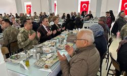 Burhaniye’de Kaymakam Memiş,  Şehit ve Gazi aileleri için düzenlenen yemeğe katıldı