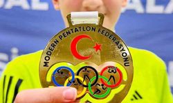 Büyükşehir sporcusu, üç şampiyonada da zirveyi bırakmadı