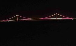 Çanakkale Köprüsü sarı kırmızılı renklerle aydınlatıldı