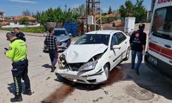 Çorum’da iki otomobil çarpıştı: 8 yaralı