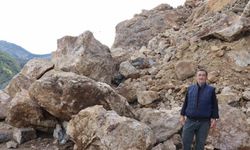 Dev kayalar yolu ulaşıma kapandı