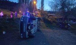 Devrilen otomobildeki 1 kişi yaralandı