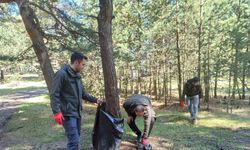 Doğa Koruma ekipleri tabiat parkında temizlik yaptı
